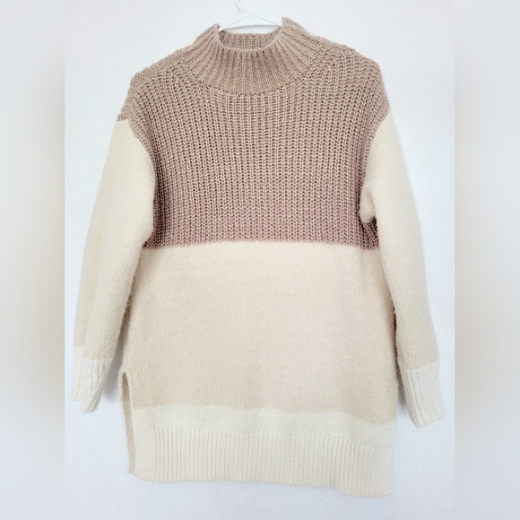 Ann Taylor Women Oversize Wool Blend Seeater Colorblock Mock Neck Cream/Mauve S - Picture 2 of 16